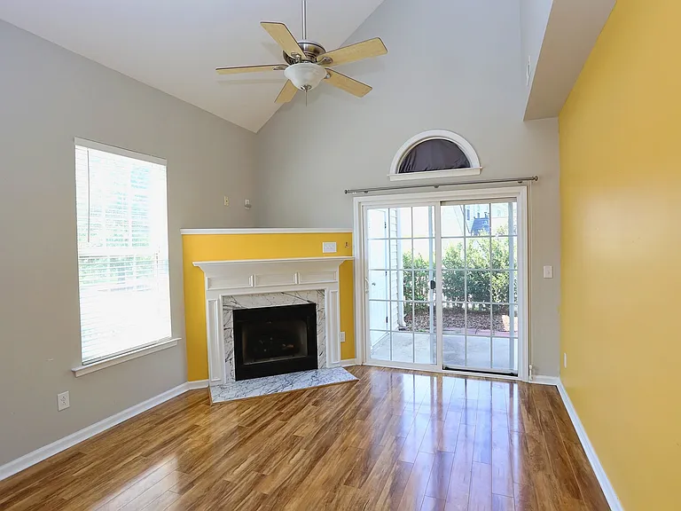 915 Cinnamon Dr — Photo 4