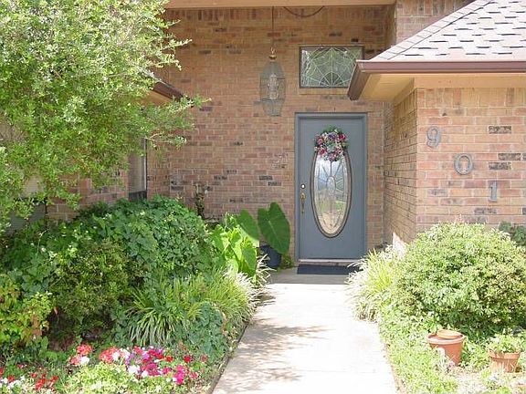 Entry walkway