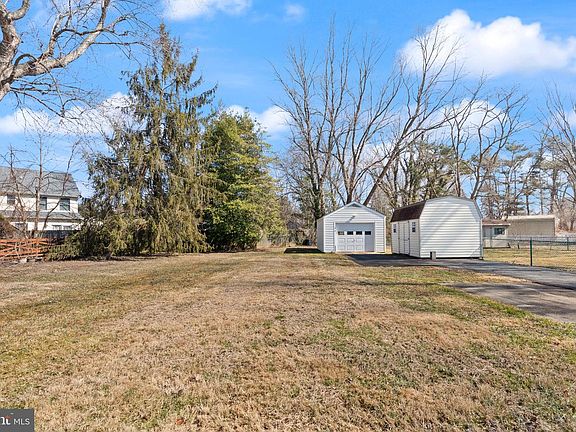 4th image of 3805 Longley Rd