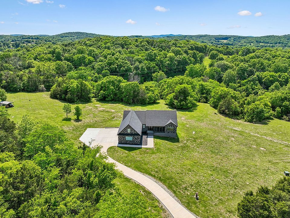 1st image of 2064 Roberts Rd