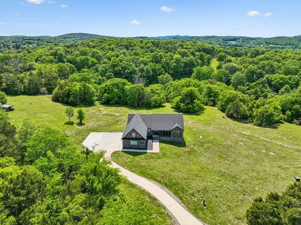 2064 Roberts Rd, Watertown, TN 37184