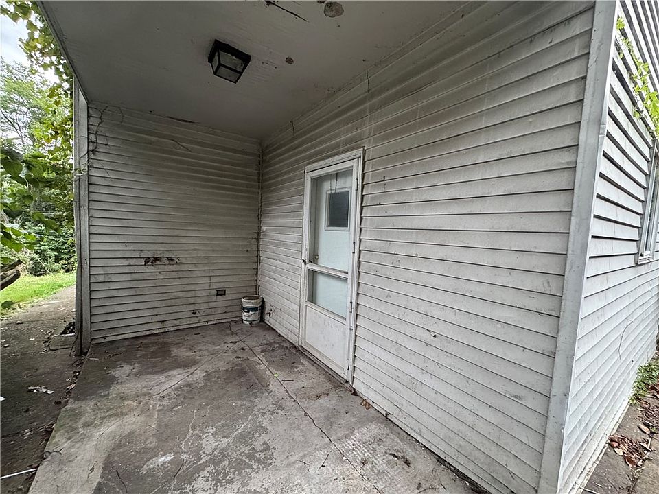 2nd image of 42 Sprague St