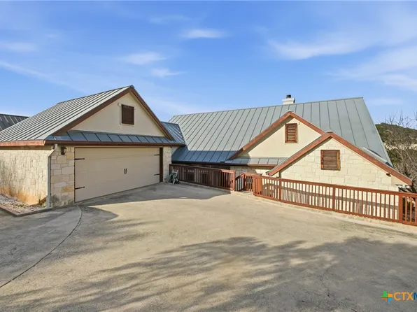 204 Tapatio Dr W, Boerne, TX 78006