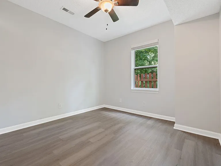 1102 Water Oak Ct — Photo 11