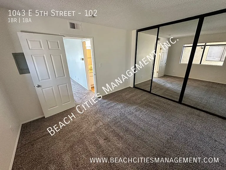 1043 E 5th St #102 — Photo 25