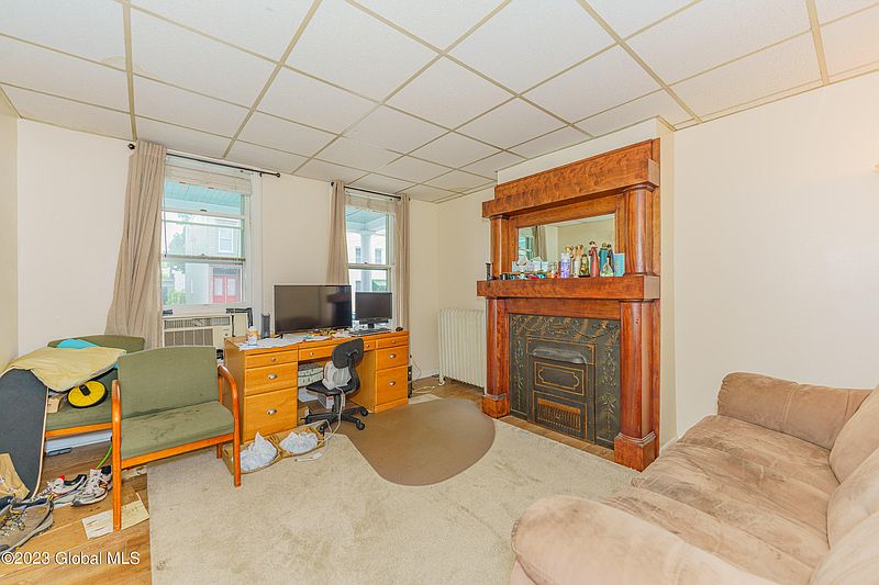 2nd image of 534 Hamilton Street