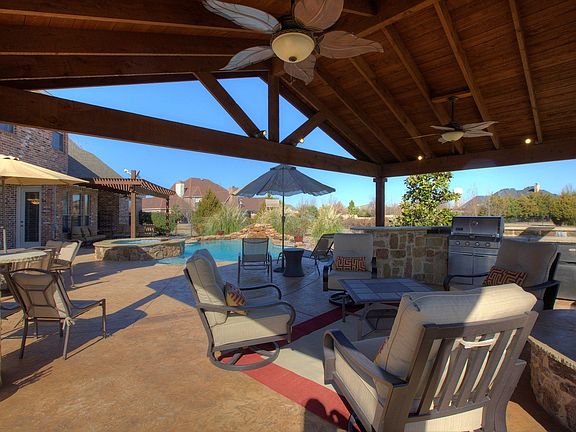 5th image of 5295 Standing Oak Ln