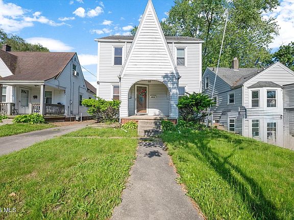 2nd image of 4413 Fairview Dr