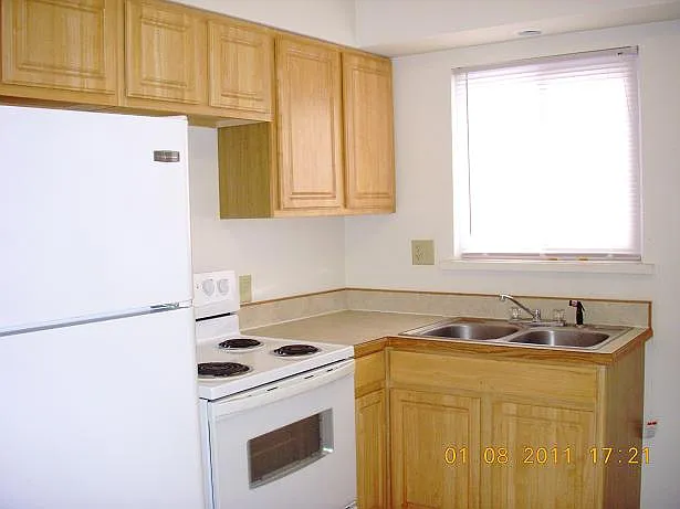 793 Walnut St — Photo 6