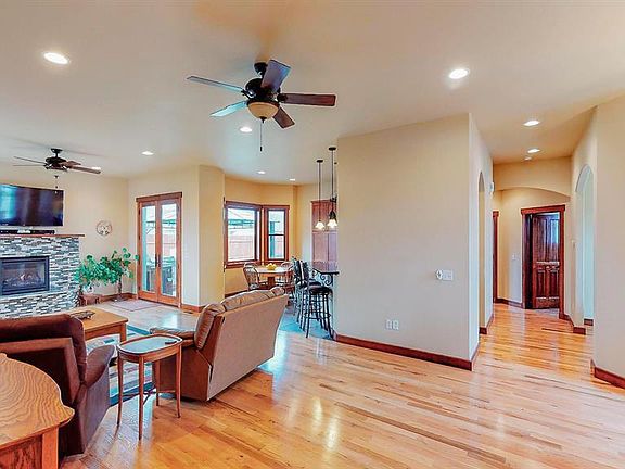 4th image of 298 Cedar Wood Cir