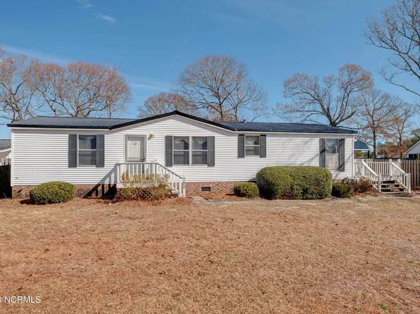 769 Driftwood Drive, Hampstead, NC 28443