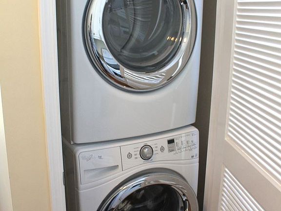 4th image of 406 34th St APT 1