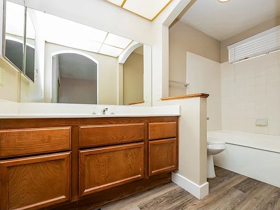 4th image of 3212 Shoreheight St