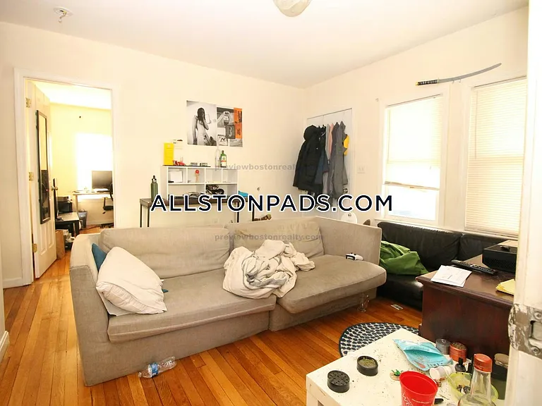 30 Linden St #1 — Photo 5