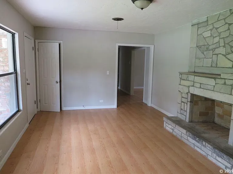 4044 Silver Lake Dr — Photo 6