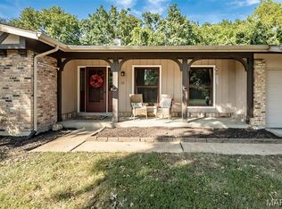 21 San Carlos Dr, Saint Charles, MO 63303