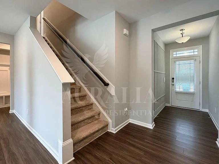111 Lennei Ln — Photo 4