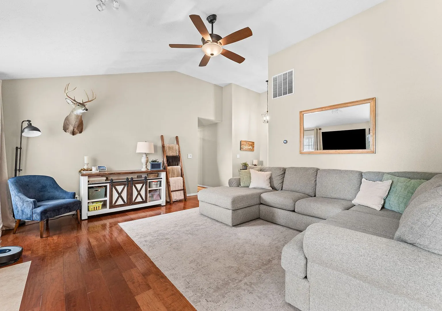 Beautifully Updated 3-Bedroom Home with 2 Baths 2 Car Garage with fenced yard — Photo 2
