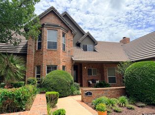 2 Granburg Cir, San Antonio, TX 78218