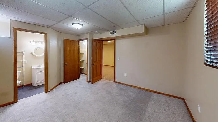 1109 E Indiana Ave — Photo 5