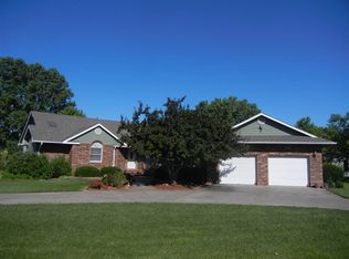 735 Split Oak Dr, Newton, KS 67114