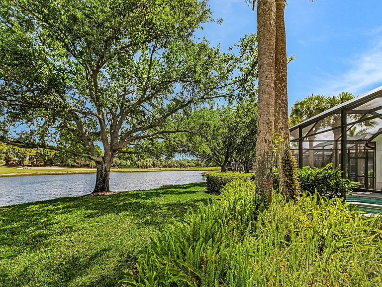 10001 Isola Way — Photo 24