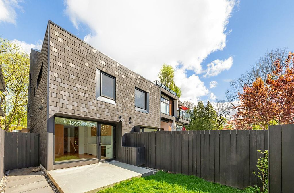 2180 E 13th Ave, Vancouver, BC - View 2