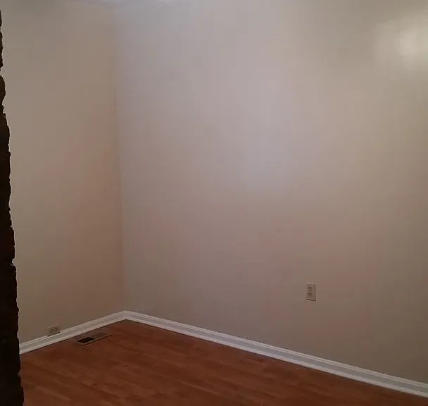 Super cute 1 bedroom apartment on the South Side Flats! — Photo 1