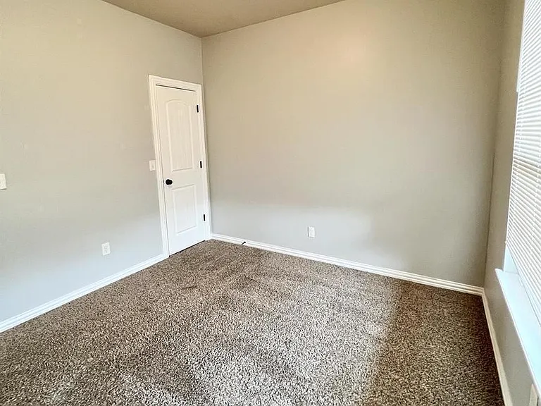 5633 Sanderling Rd — Photo 8