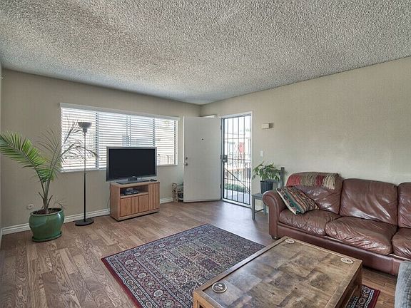 4th image of 3936-3946 Texas St #152
