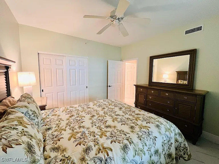 425 Cove Tower Dr #902 — Photo 13