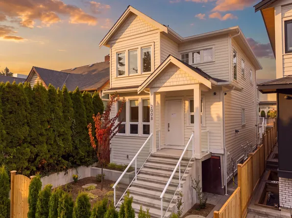 2008 Westview Dr, North Vancouver, BC V7M 3B2