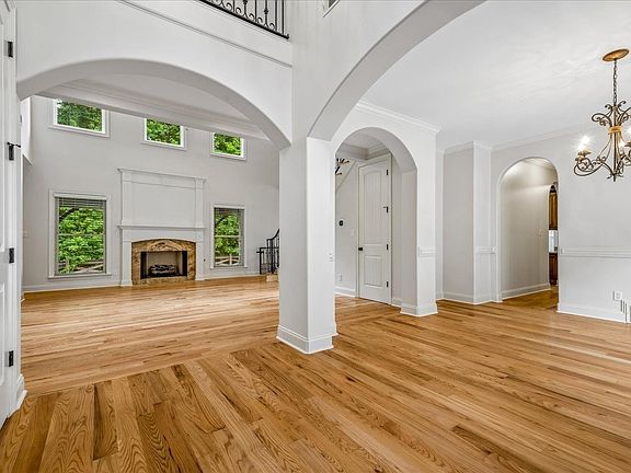 3rd image of 4760 Maple Walk Dr