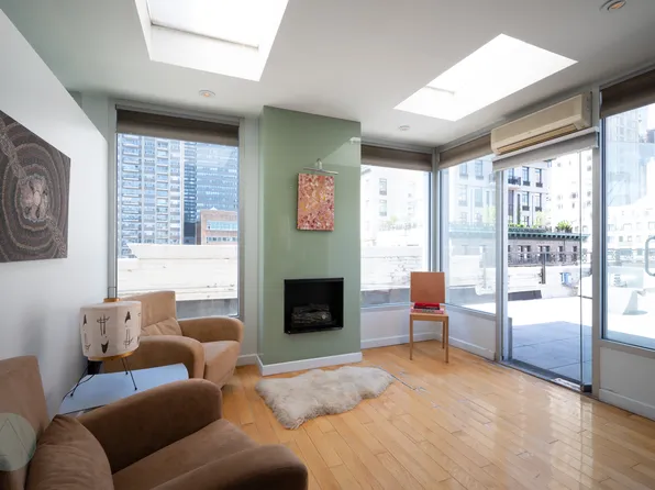 115 East 61st Street image 2 of 11