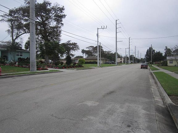 2nd image of 12355 Lakeshore Dr