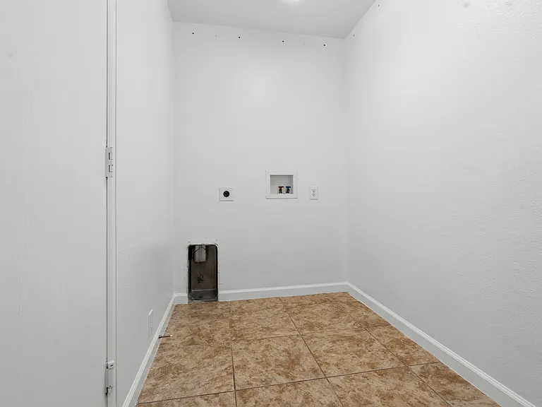 4529 Sheldon Trl — Photo 27