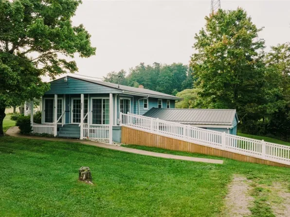 7104 Marble Rd NE, Kensington, OH 44427