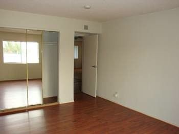 5th image of 221 W Elm Ave APT V