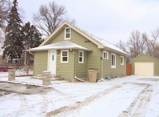 1617 Burdick Expy E, Minot, ND 58701