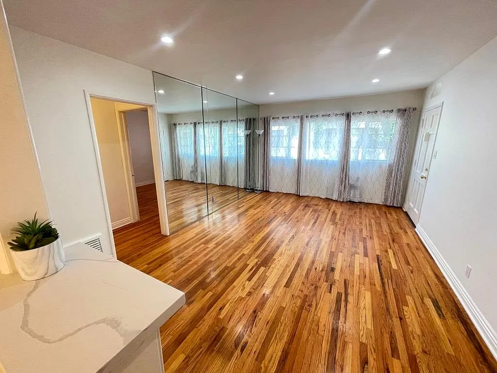 Building Photo - 5701 Tilden Ave #3