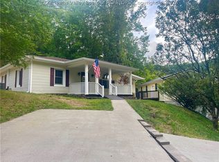 7 Raccoon Ln, Elkview, WV 25071