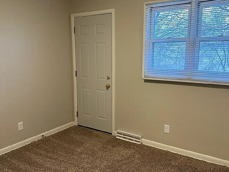 The Court Apartments — Photo 17