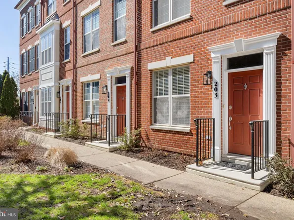 203 Surgeon Generals Ct, Philadelphia, PA 19146