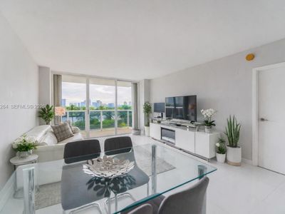 3625 N Country Club Dr APT 607, Aventura, FL, 33180