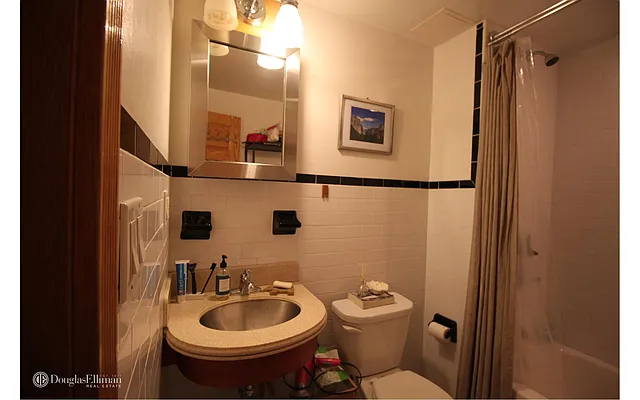 Rented by Douglas Elliman | media 16