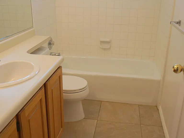 1015 S River Rd #19 — Photo 10