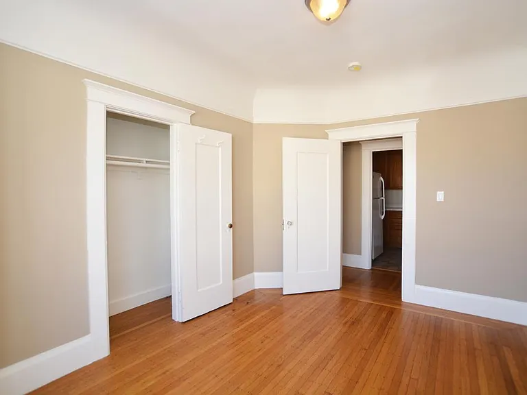 4845 California St #4 — Photo 7