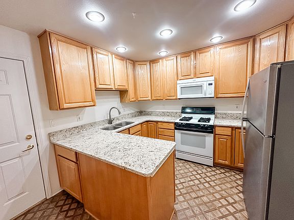 5th image of 2212 Hamilton Dr