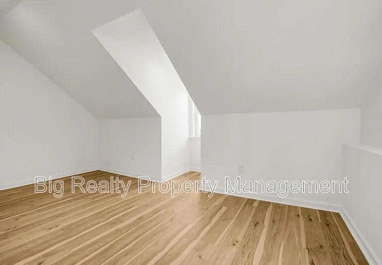 228 Bridge St #2 — Photo 26
