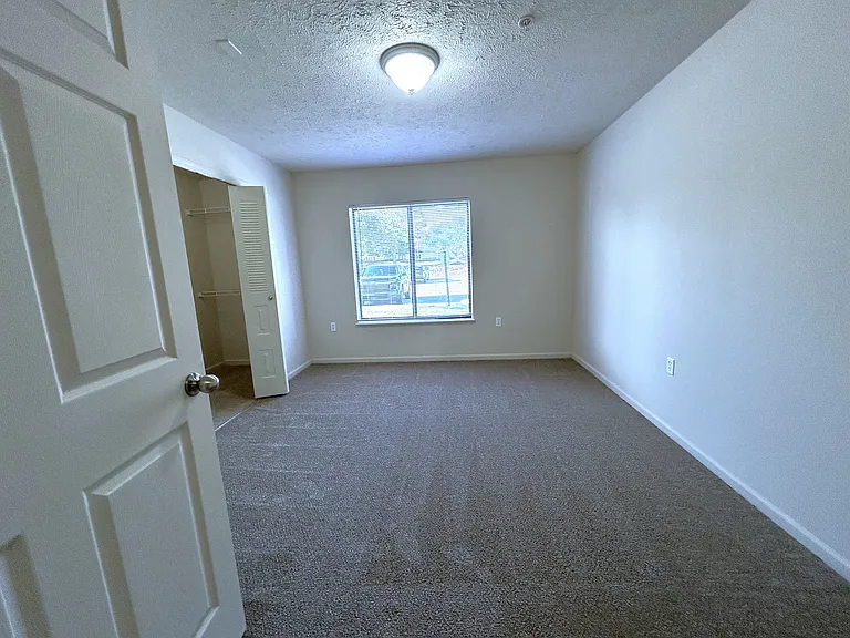 Heatherwood Apartments — Photo 23